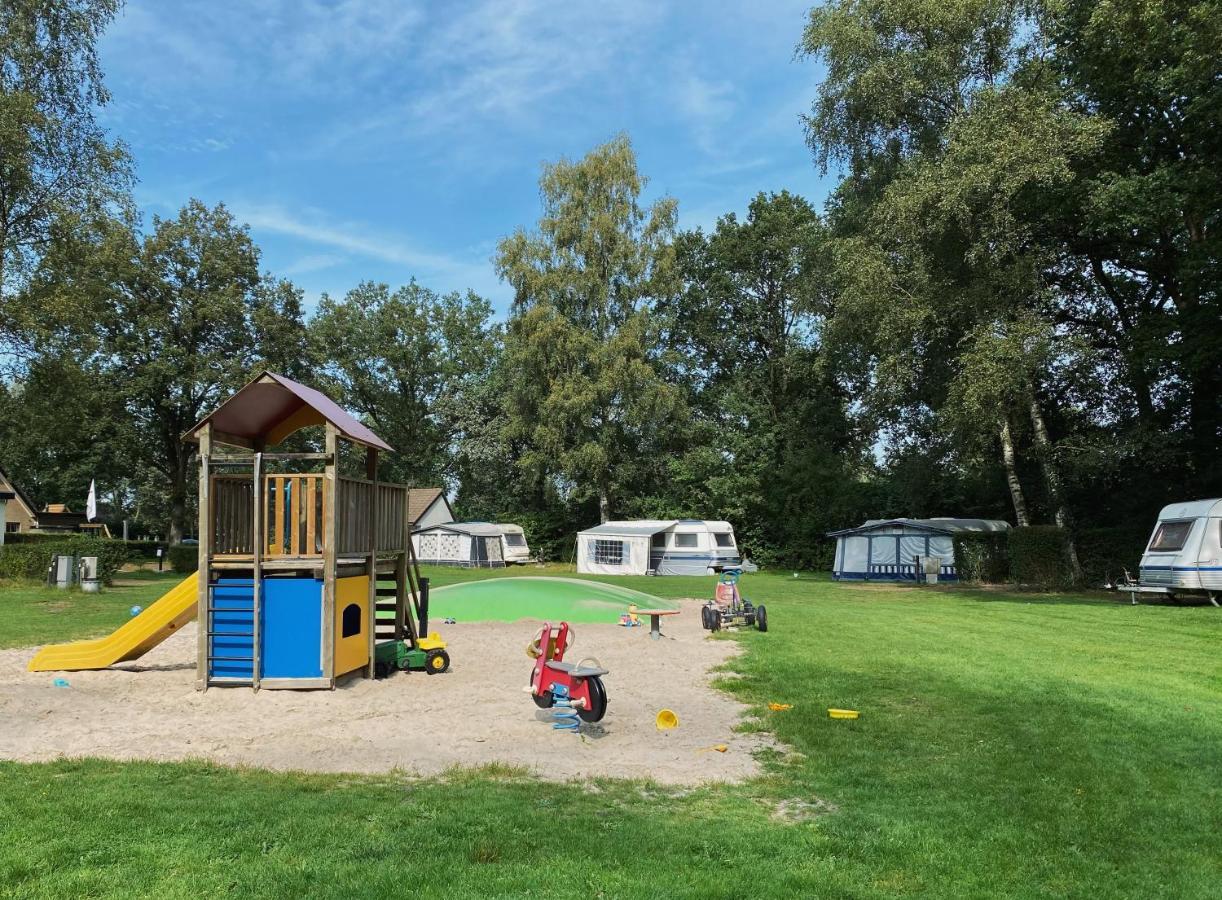 Camping De Vinkenkamp Lieren Exteriör bild